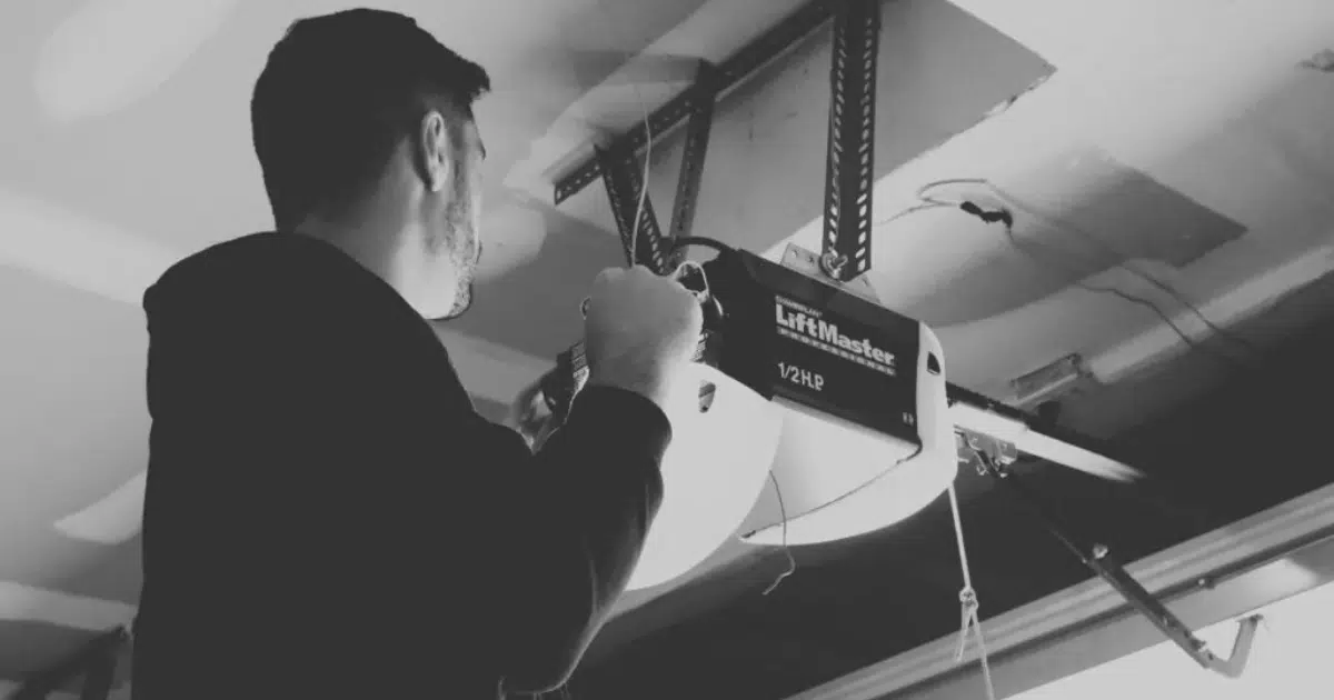 how to change battery in garage door opener