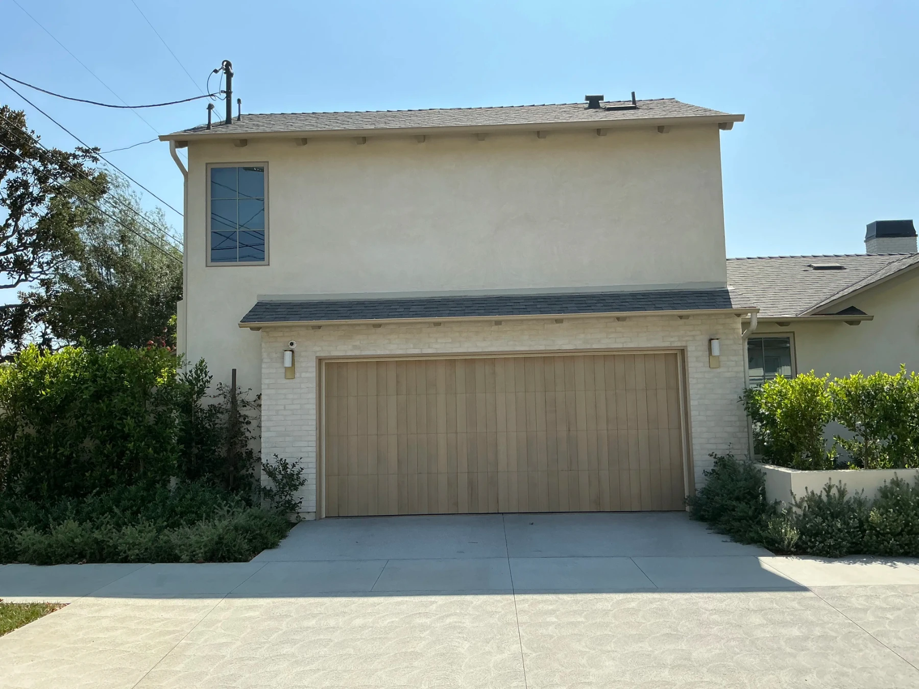 What Are Vinyl Garage Doors and Why Do Homeowners Choose Them?